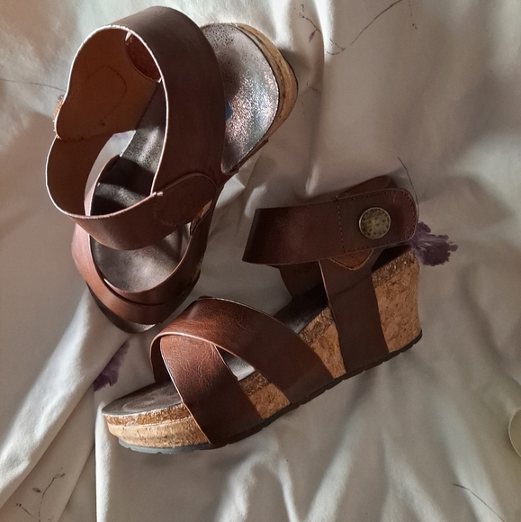 Natural Reflections Shoes - 🏁Final Price - Natural Reflections Syndie Sandal